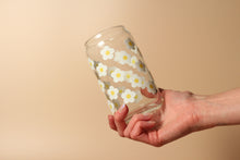 Load image into Gallery viewer, 16 oz Daisy Glass
